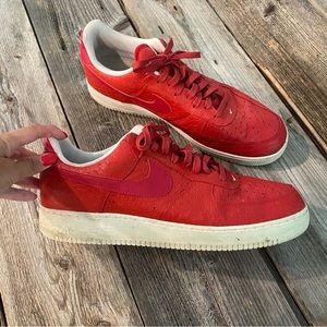 Nike Air Force One '07 LV8 ACTION RED